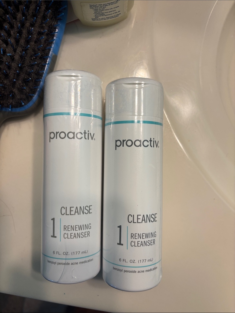 Proactiv Cleanse Renewing Cleanser - White with Teal Accent expires 06/26